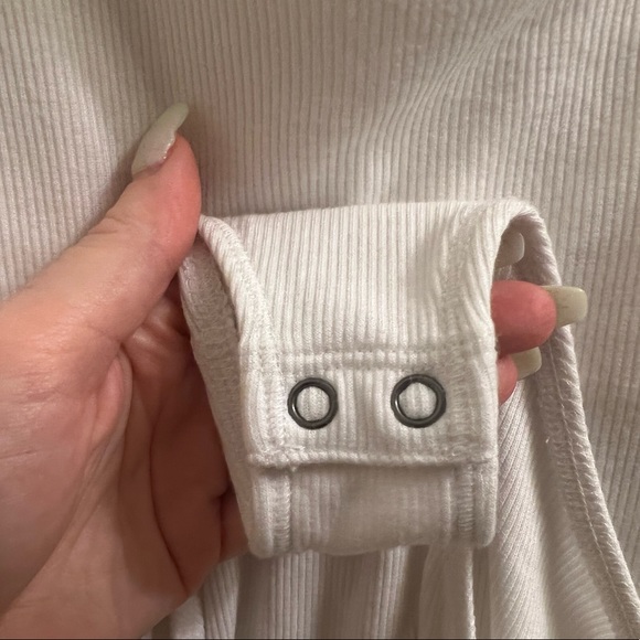 NWOT Basic Ribbed Hollister Bodysuit - Picture 4 of 4